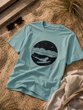 Lade das Bild in den Galerie-Viewer, BIO-T-SHIRT "NIGHT SURF" - Summer Blue - UNISEX