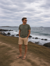 Lade das Bild in den Galerie-Viewer, BIO-T-SHIRT "WAVE" STICKEREI - VINTAGE Khaki - UNISEX