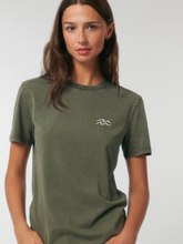Lade das Bild in den Galerie-Viewer, BIO-T-SHIRT "WAVE" STICKEREI - VINTAGE Khaki - UNISEX