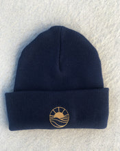Lade das Bild in den Galerie-Viewer, BEANIE Navy mit Sonnen Stickerei