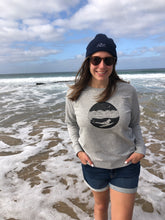 Lade das Bild in den Galerie-Viewer, FISHERMAN BEANIE "WAVE" STICKEREI - NAVY