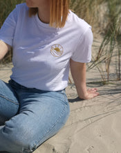 Lade das Bild in den Galerie-Viewer, BIO-T-SHIRT "SUNSET" STICKEREI - UNISEX