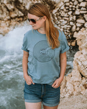 Lade das Bild in den Galerie-Viewer, BIO-T-SHIRT "GOOD VIBES" SUMMER BLUE - UNISEX