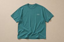 Lade das Bild in den Galerie-Viewer, BIO-T-SHIRT "WAVE" STICKEREI - VINTAGE TURQUOISE UNISEX
