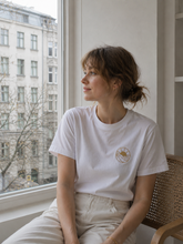 Lade das Bild in den Galerie-Viewer, BIO-T-SHIRT "SUNSET" STICKEREI - UNISEX
