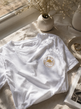 Lade das Bild in den Galerie-Viewer, BIO-T-SHIRT "SUNSET" STICKEREI - UNISEX
