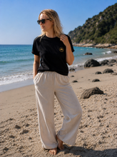 Lade das Bild in den Galerie-Viewer, BIO-T-SHIRT (BLACK) "SUNSET" STICKEREI- UNISEX
